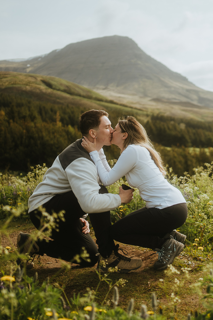 Iceland proposal photography in the mountains